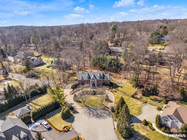 18 Sunflower Drive, Upper Saddle River, NJ 07458