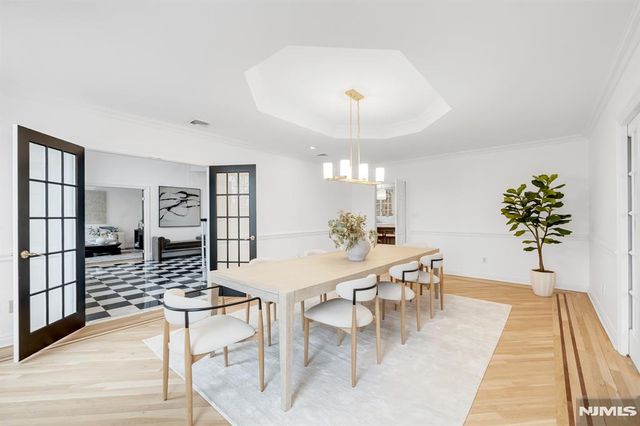 18 Sunflower Drive, Upper Saddle River, NJ 07458