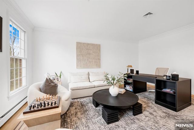 18 Sunflower Drive, Upper Saddle River, NJ 07458