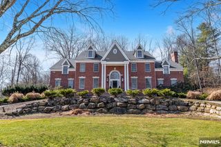 18 Sunflower Drive, Upper Saddle River, NJ 07458