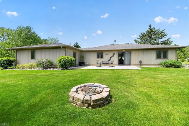 1012 Wood Court, Owosso, MI 48867