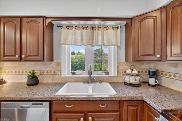 1012 Wood Court, Owosso, MI 48867