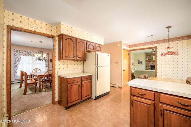 1 E Avalon Avenue, Ocean Gate, NJ 08740