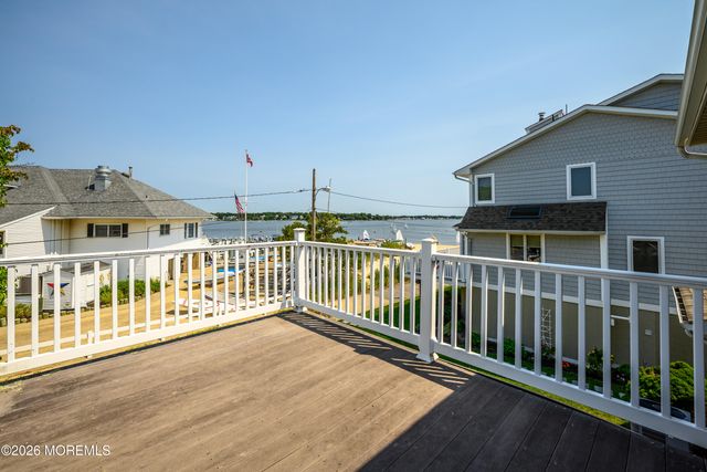 1 E Avalon Avenue, Ocean Gate, NJ 08740