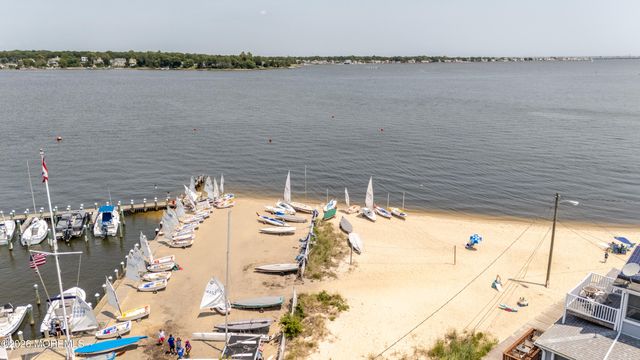 1 E Avalon Avenue, Ocean Gate, NJ 08740
