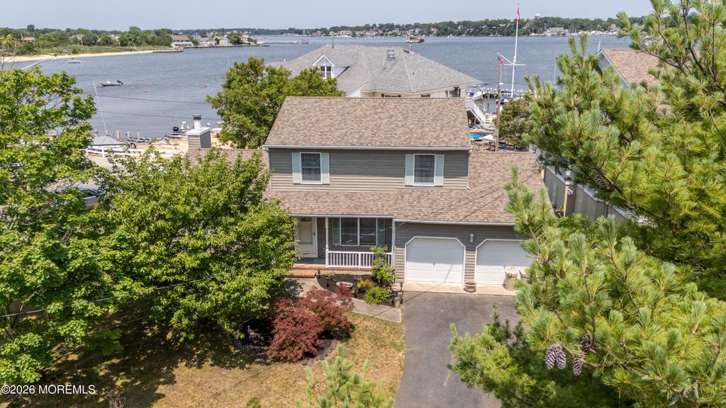1 E Avalon Avenue, Ocean Gate, NJ 08740