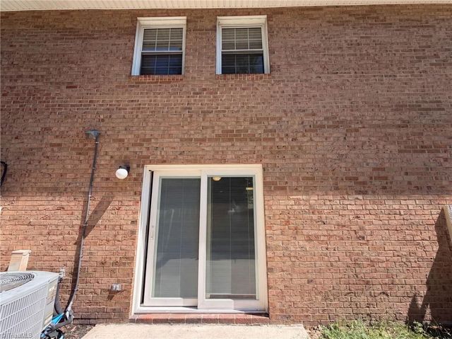 2219 Shadow Valley Road E, High Point, NC 27265
