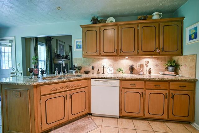 1371 Pickett Bridge Road, Covington, GA 30016
