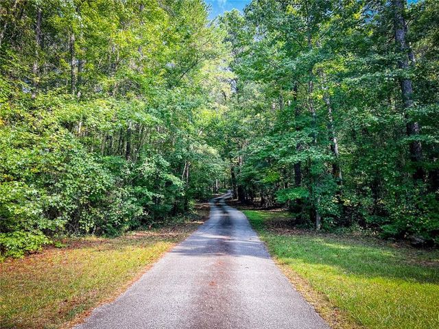 1371 Pickett Bridge Road, Covington, GA 30016