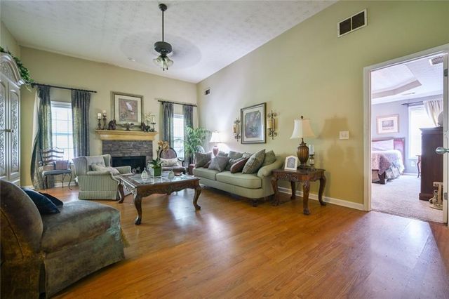 1371 Pickett Bridge Road, Covington, GA 30016