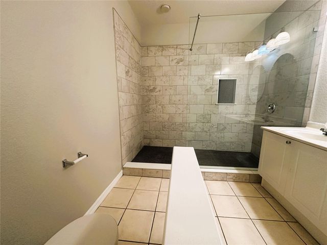 2525 LANCIEN COURT 2, Orlando, FL 32826