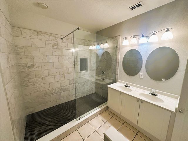 2525 LANCIEN COURT 2, Orlando, FL 32826