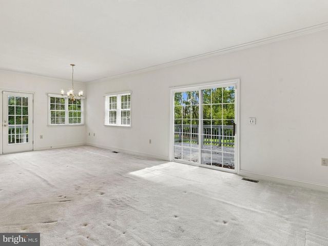 260 FERNBANK DR, Shepherdstown, WV 25443