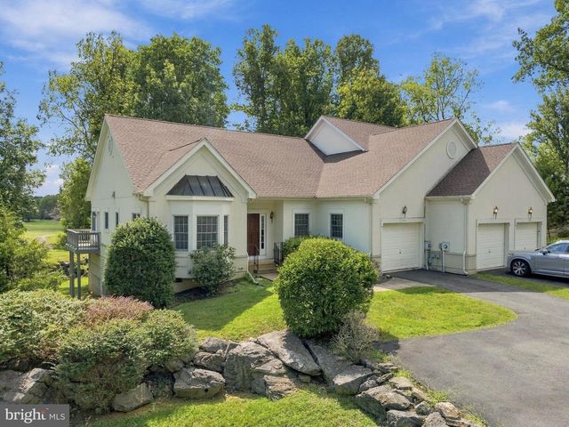 260 FERNBANK DR, Shepherdstown, WV 25443