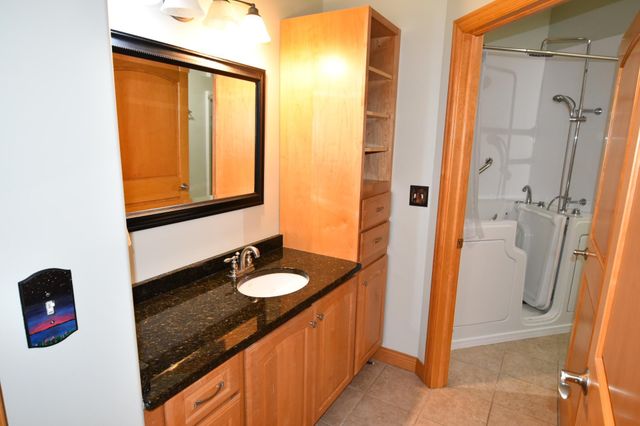 673 Crimson Way, Lake City, MN 55041