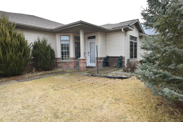 673 Crimson Way, Lake City, MN 55041