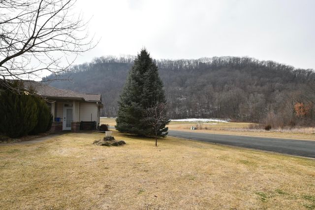 673 Crimson Way, Lake City, MN 55041