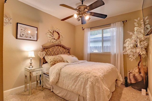 1021 12th Avenue, Kingsburg, CA 93631