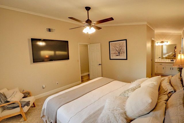 1021 12th Avenue, Kingsburg, CA 93631