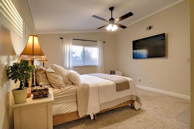 1021 12th Avenue, Kingsburg, CA 93631