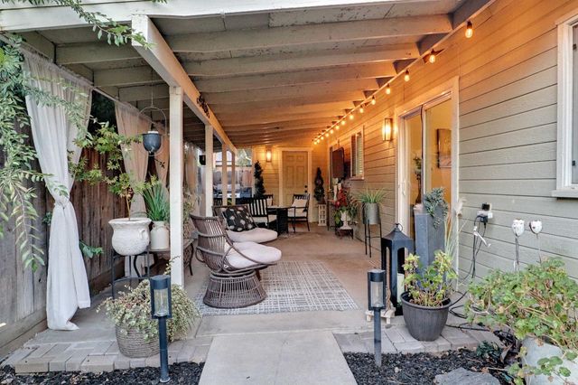 1021 12th Avenue, Kingsburg, CA 93631