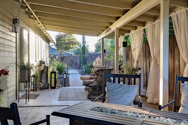 1021 12th Avenue, Kingsburg, CA 93631