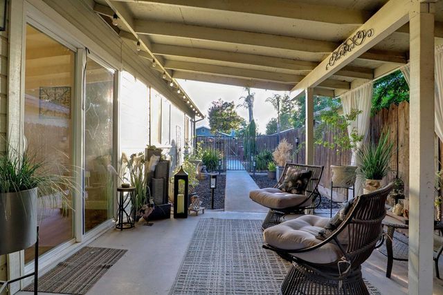 1021 12th Avenue, Kingsburg, CA 93631