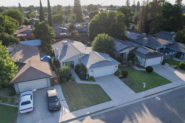 1021 12th Avenue, Kingsburg, CA 93631