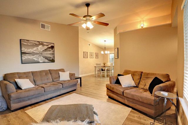 1021 12th Avenue, Kingsburg, CA 93631