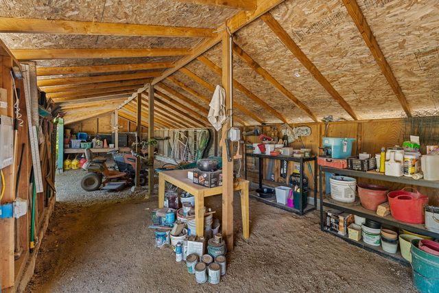 1905 W Evans Creek Road, Rogue River, OR 97537