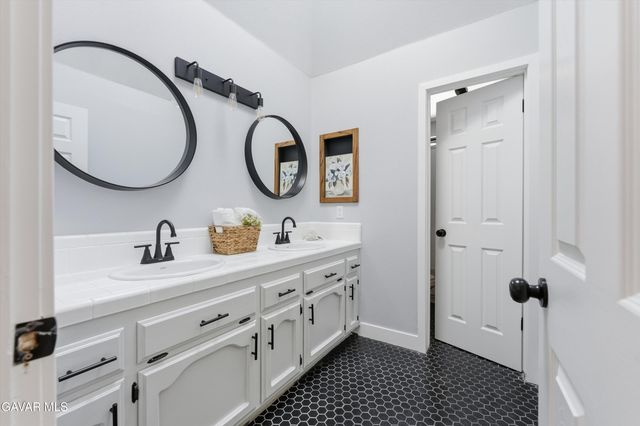 19432 Moon Drive, Tehachapi, CA 93561