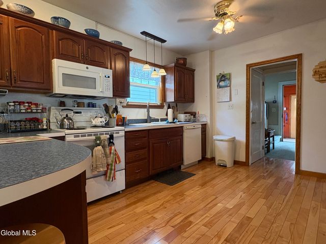 28 Eileen Street, Albany, NY 12203