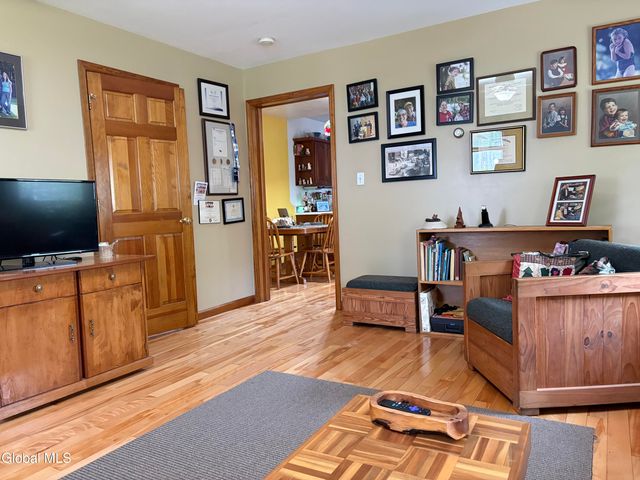 28 Eileen Street, Albany, NY 12203