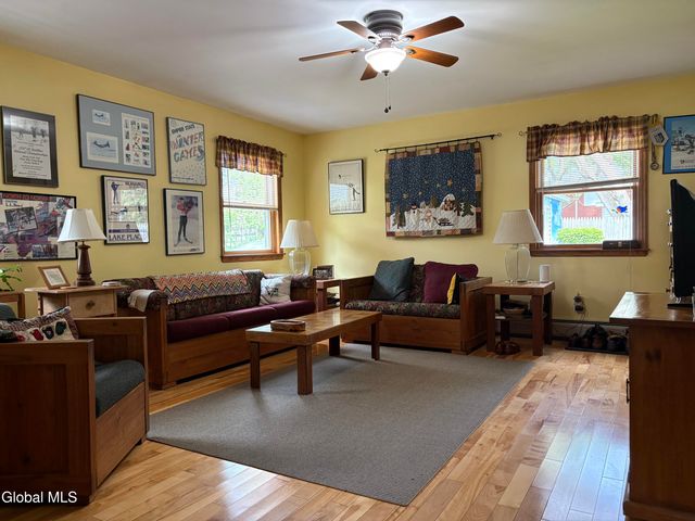28 Eileen Street, Albany, NY 12203