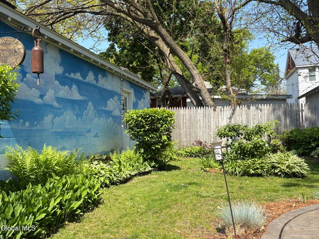 28 Eileen Street, Albany, NY 12203