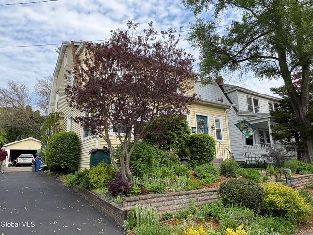 28 Eileen Street, Albany, NY 12203