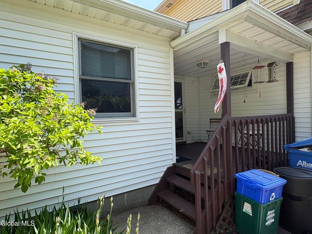 28 Eileen Street, Albany, NY 12203