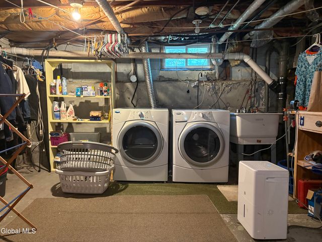 28 Eileen Street, Albany, NY 12203