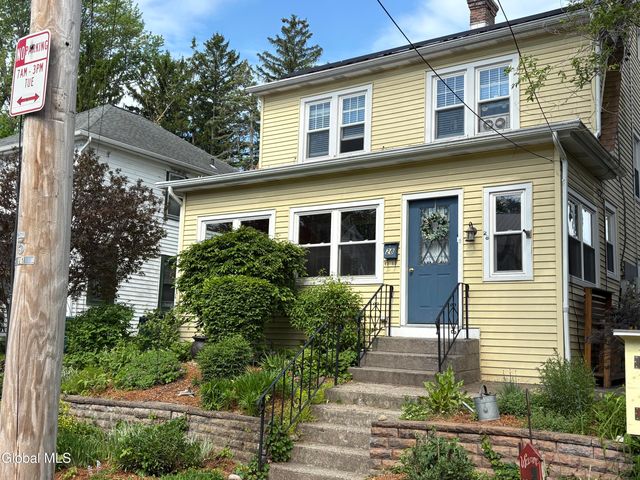 28 Eileen Street, Albany, NY 12203