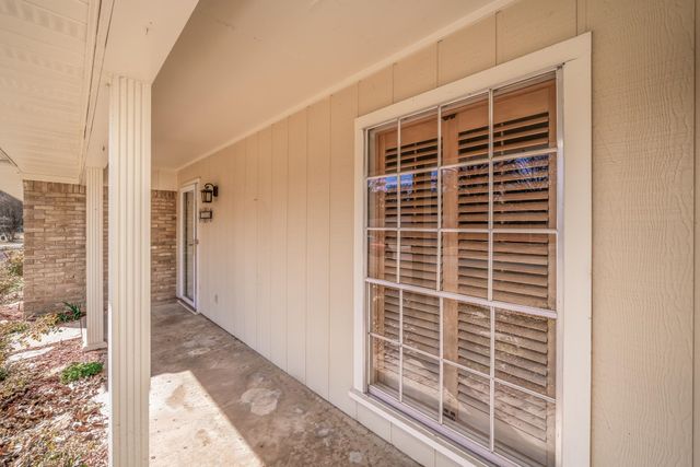 1805 Laney, Longview, TX 75605