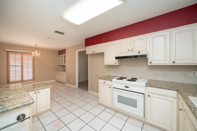 1805 Laney, Longview, TX 75605