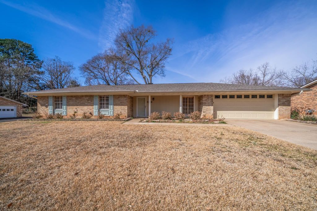 1805 Laney, Longview, TX 75605