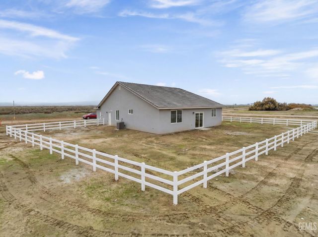 28102 Valley West Road, Taft, CA 93268