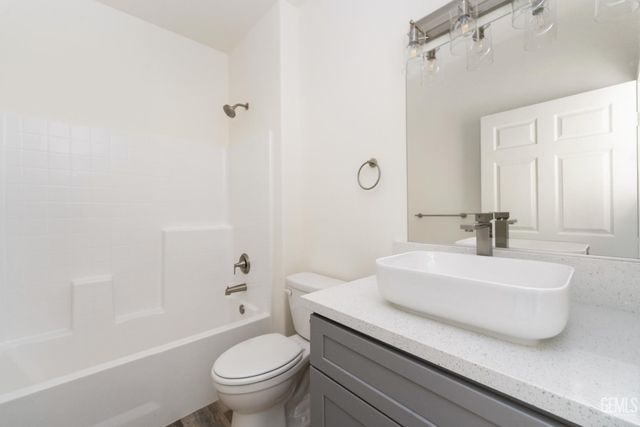 28102 Valley West Road, Taft, CA 93268