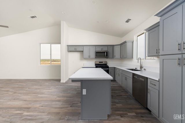 28102 Valley West Road, Taft, CA 93268