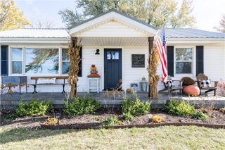 31685 Metcalf Road, Louisburg, KS 66053