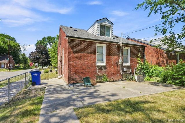 12000 Faust Avenue, Detroit, MI 48228