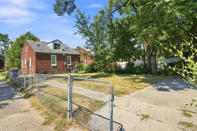 12000 Faust Avenue, Detroit, MI 48228
