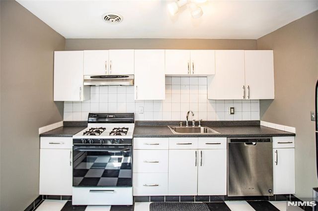 1130 Valley Road 2B, Wayne, NJ 07470