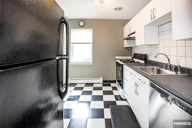 1130 Valley Road 2B, Wayne, NJ 07470